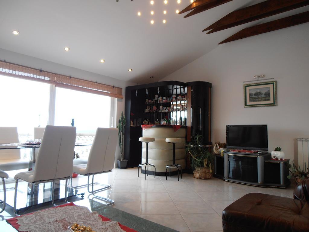Villa Dijana Malinska Δωμάτιο φωτογραφία
